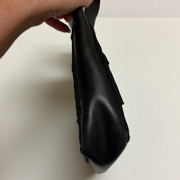 Salvatore Ferragamo black shoulder bag - Picture 8 of 15